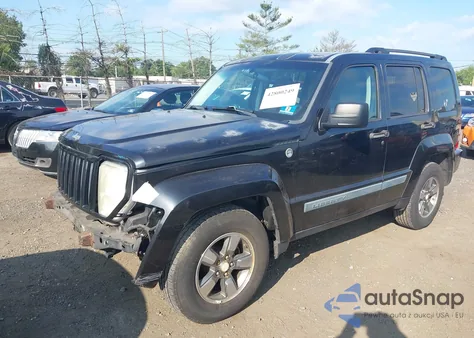 2008 Jeep Liberty Sport z USA, uszkodzony, nr VIN 1J8GN28KX8W194247